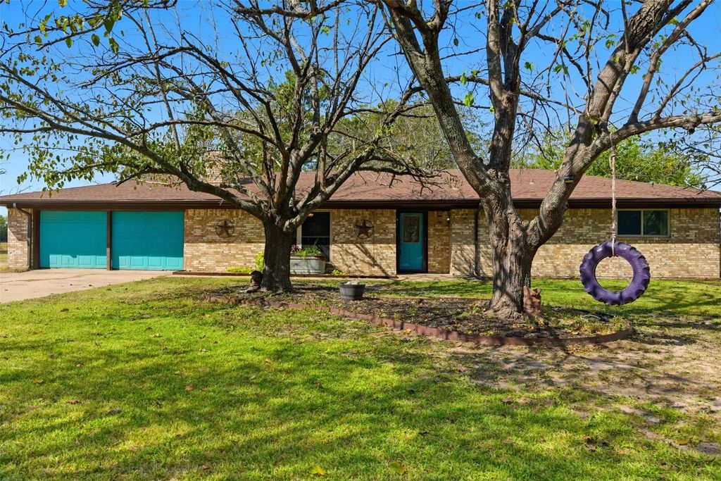 3264 County Road 2176, Greenville