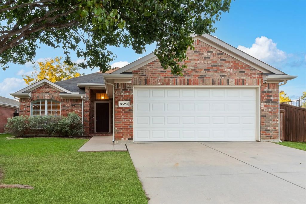 8524 Ranch Hand Trail, Fort Worth