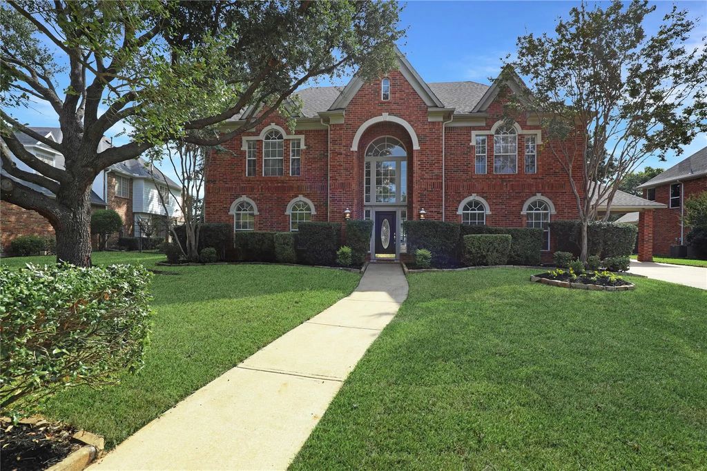 205 Lovegrass Lane, Southlake
