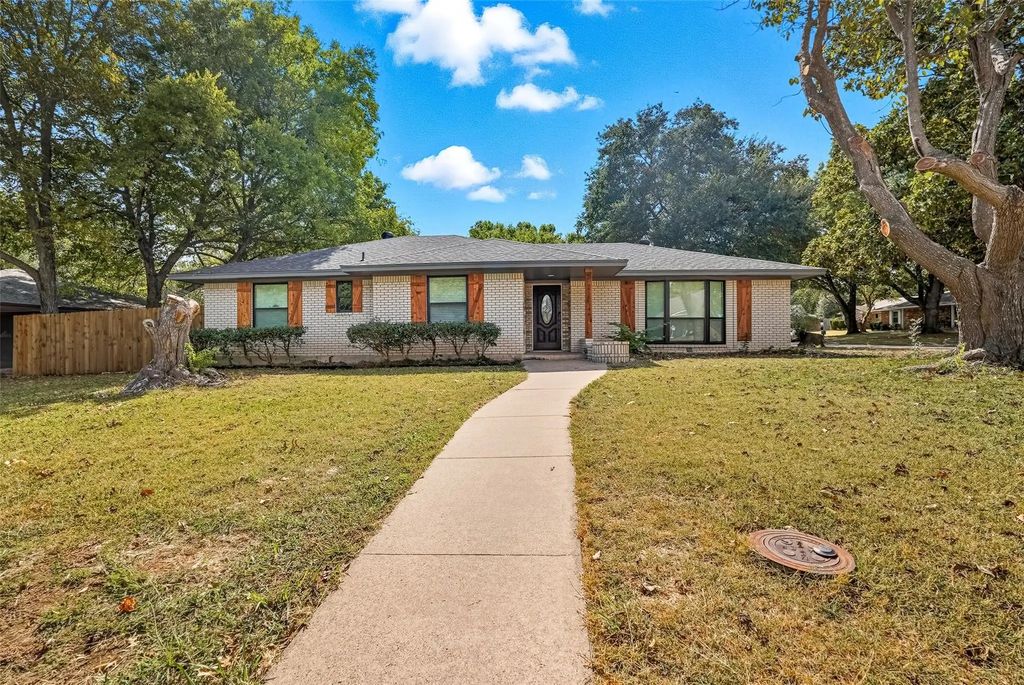 412 Brook Hollow Circle, DeSoto