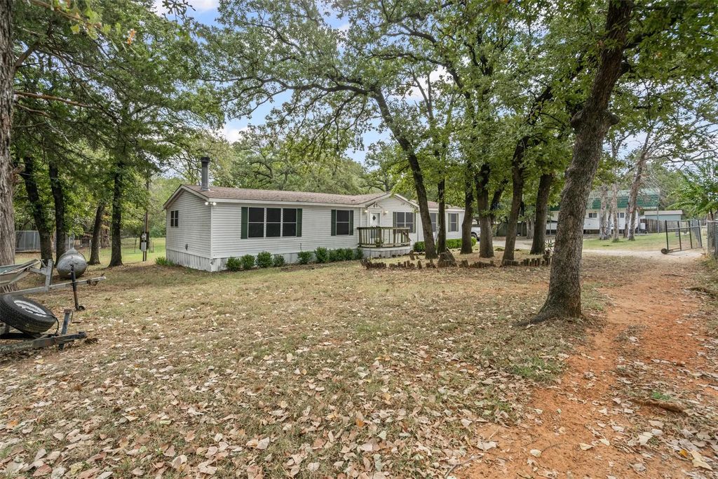 309 Forestwood Drive, Alvarado