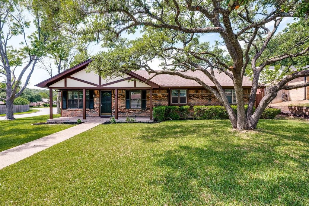 724 Toni Drive, Hurst