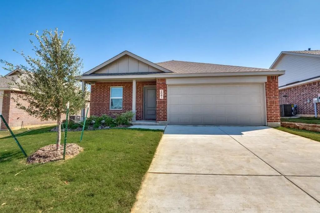 2041 Derby Lane, Aubrey