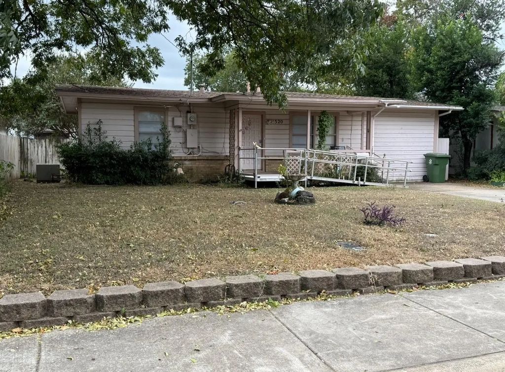 1320 E 15th Street, Irving