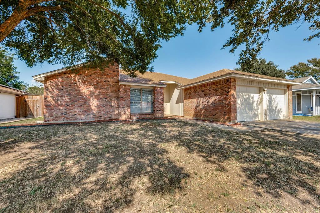 2670 Fairmont Drive, Grand Prairie