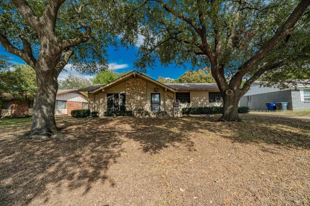 1759 Gross Road, Dallas