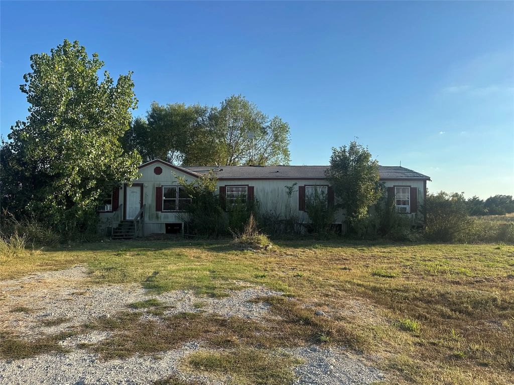19656 County Road 818, Farmersville