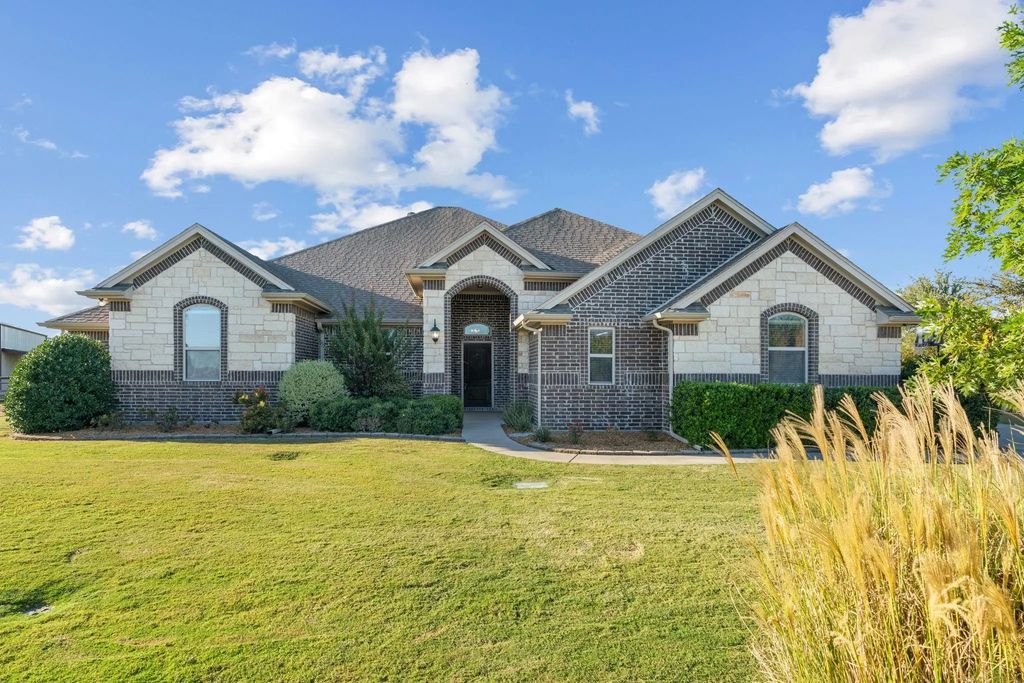 109 Maral Lane, Azle