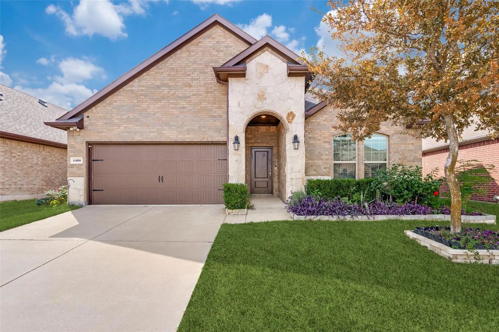 1105 Berry Street, Celina