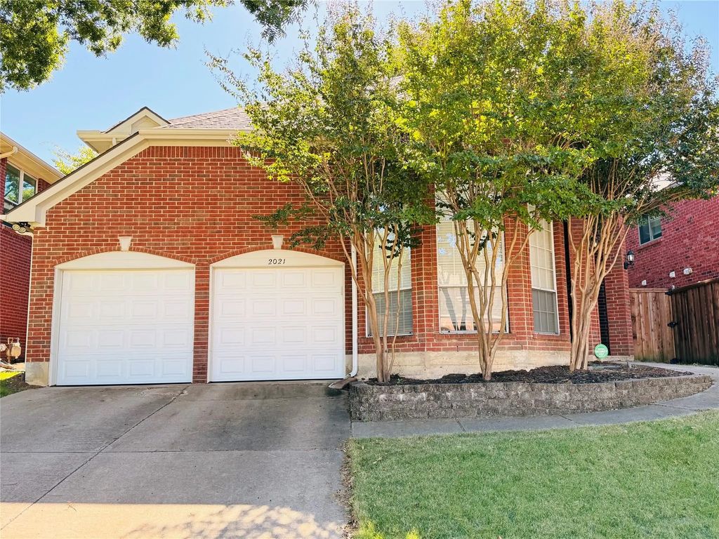2021 Brook Lane, Flower Mound