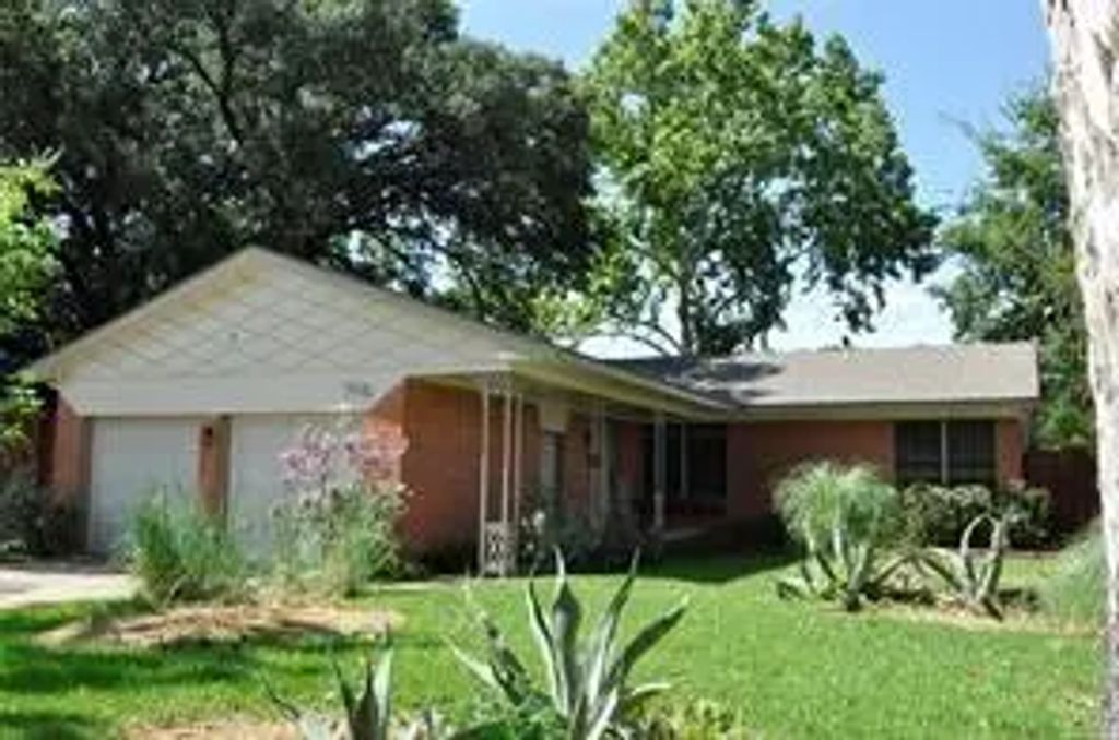 704 Ridgedale Drive, Richardson