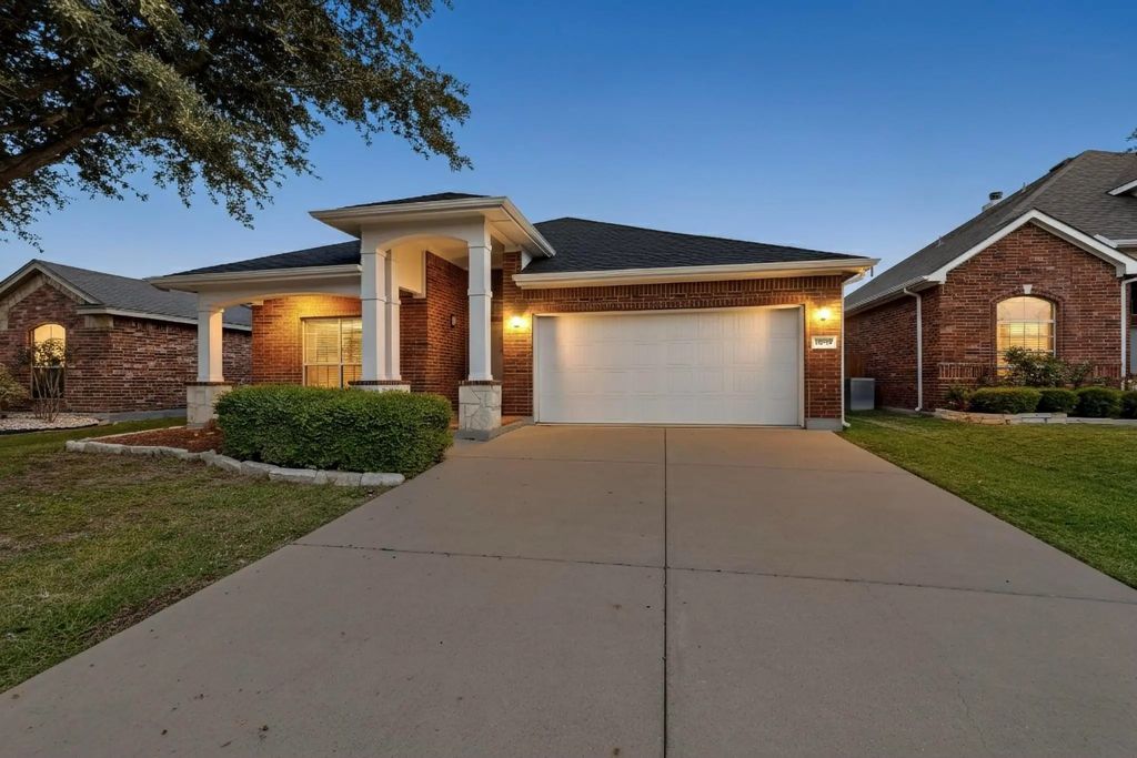 8308 Water Buck Run, Fort Worth