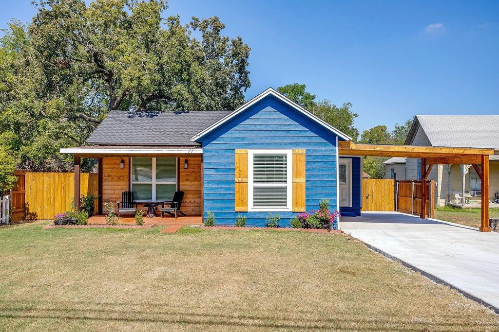 309 E Lee Avenue, Weatherford