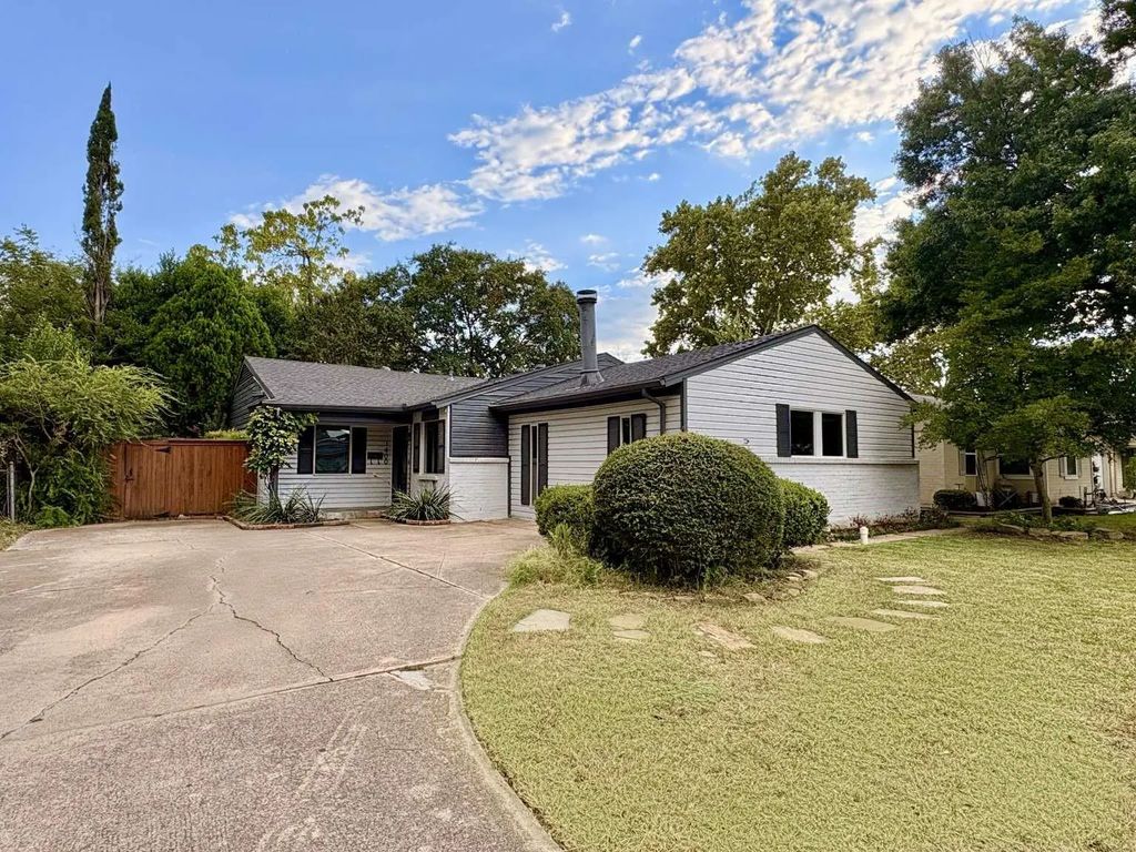 1400 Meadowcrest Drive, Plano