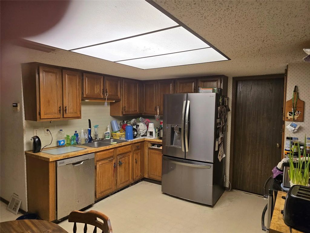 2605 Royal Oaks Drive, Plano