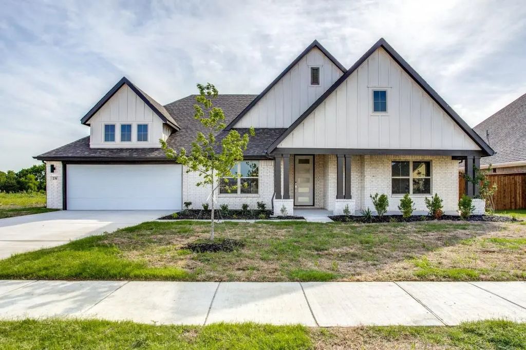 231 Frio Drive, Waxahachie