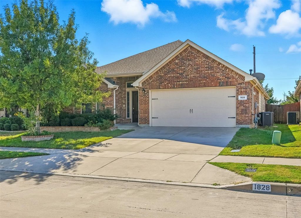 1828 Arroyo Verde Trail, Fort Worth
