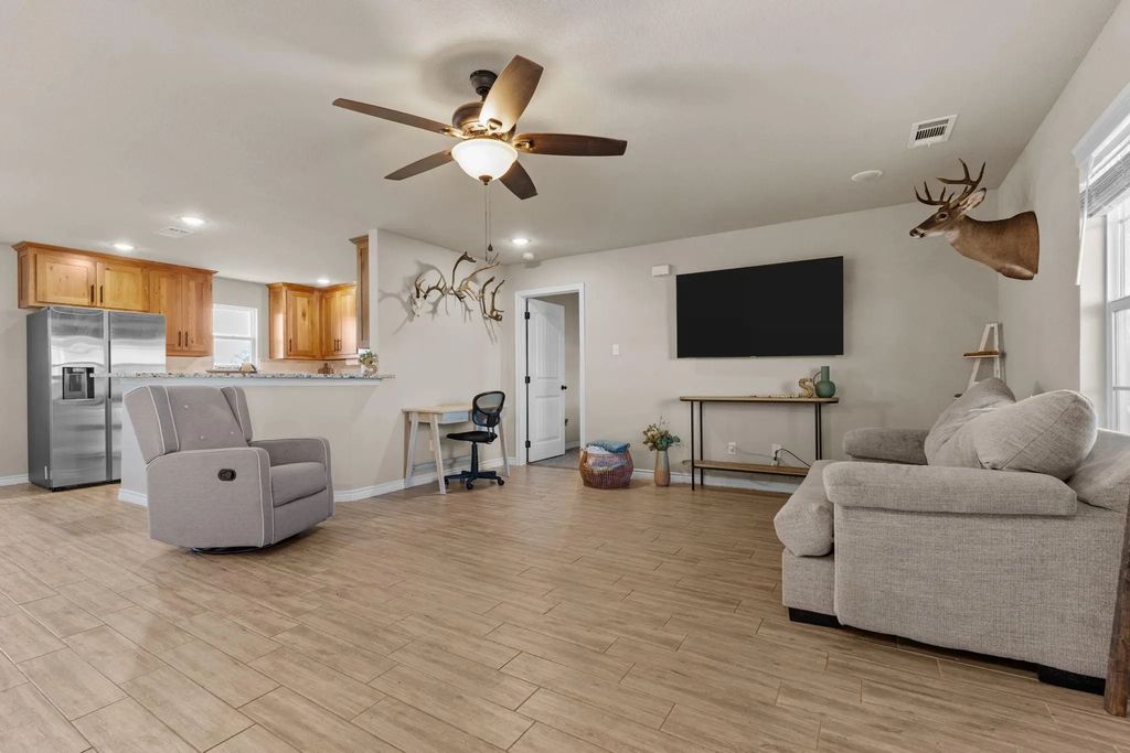 509 Pecan Tree Court, Poolville