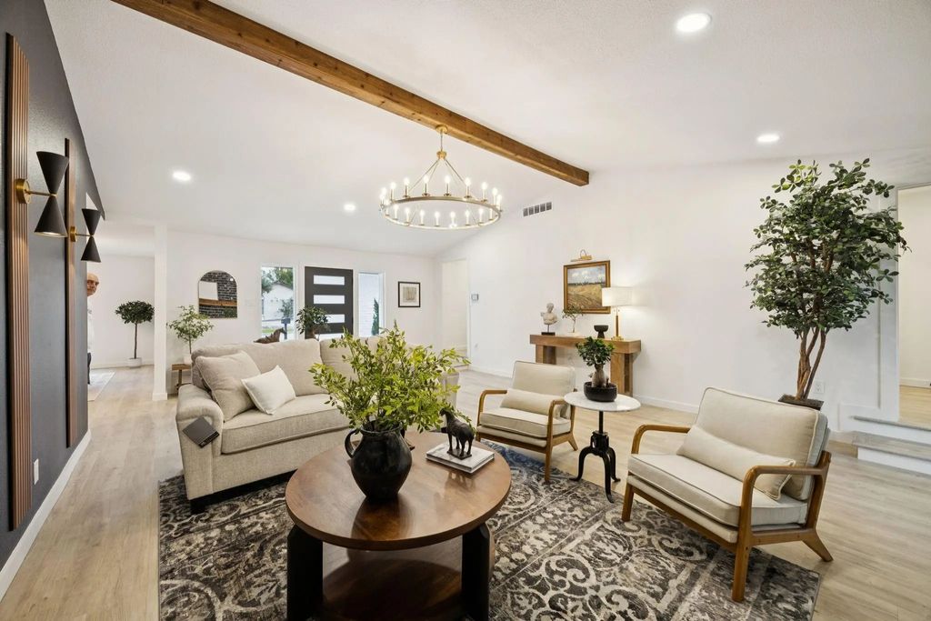 6724 Winterwood Lane, Dallas