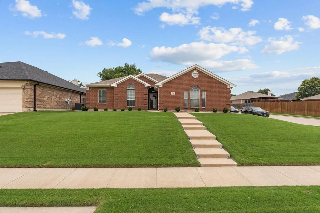5749 Imes Lane, Fort Worth