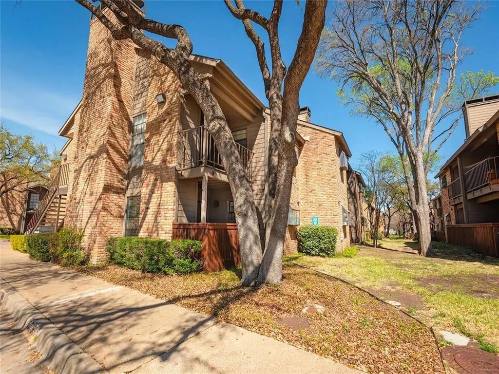 15221 Berry Trail 407, Dallas