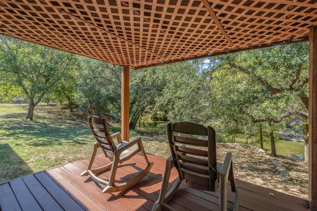 2812 Sky Harbour Drive, Granbury