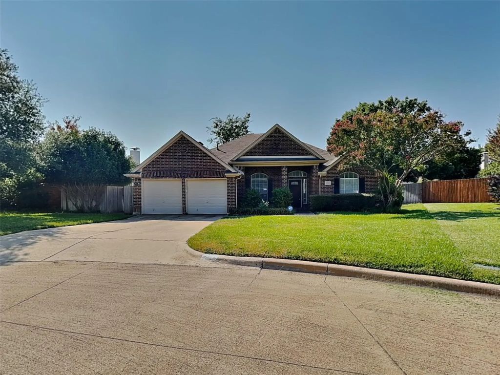 6963 Briarwood Drive, Fort Worth