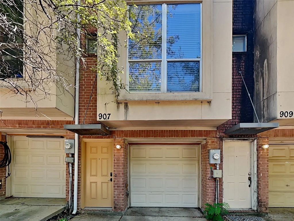907 Glenn Crossett Street, Arlington