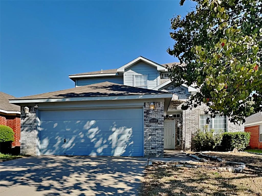 8609 Fountainview Terrace, Fort Worth