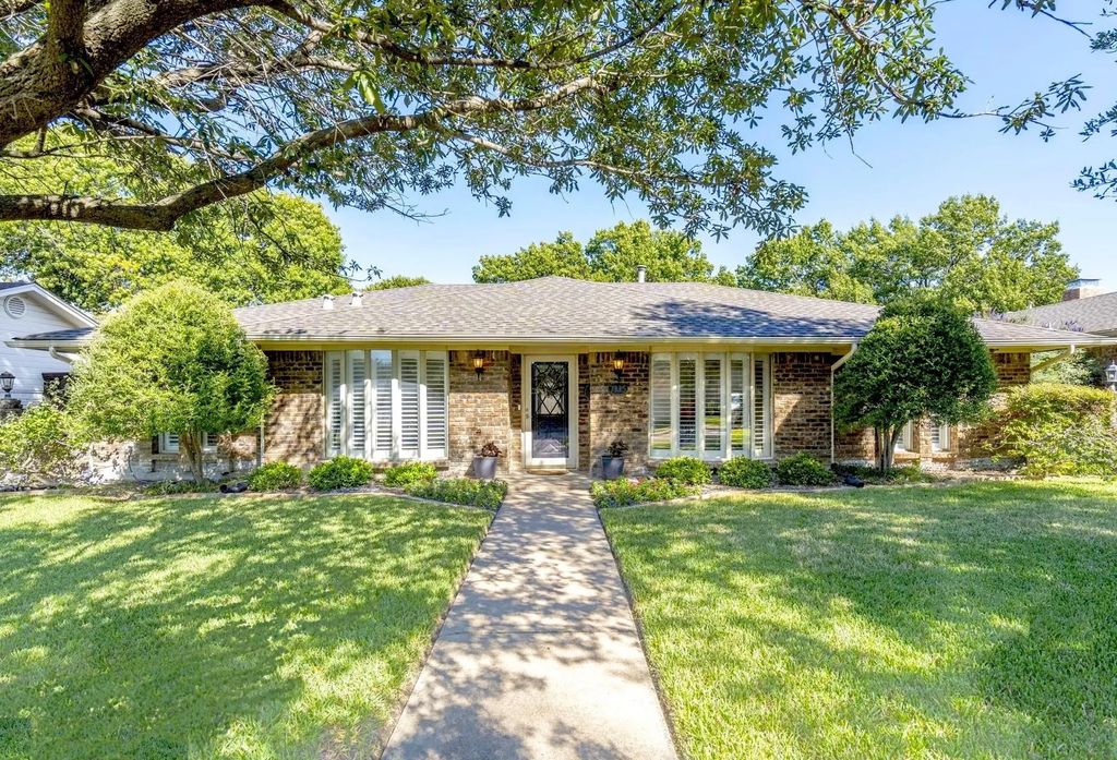 7335 La Bolsa Drive, Dallas
