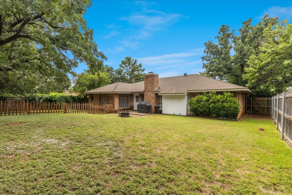 5711 Tumbleweed Court, Arlington