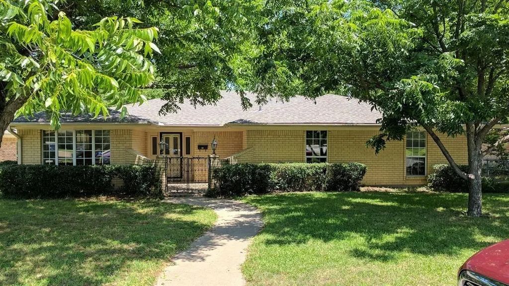 1701 Westside Drive, Sherman