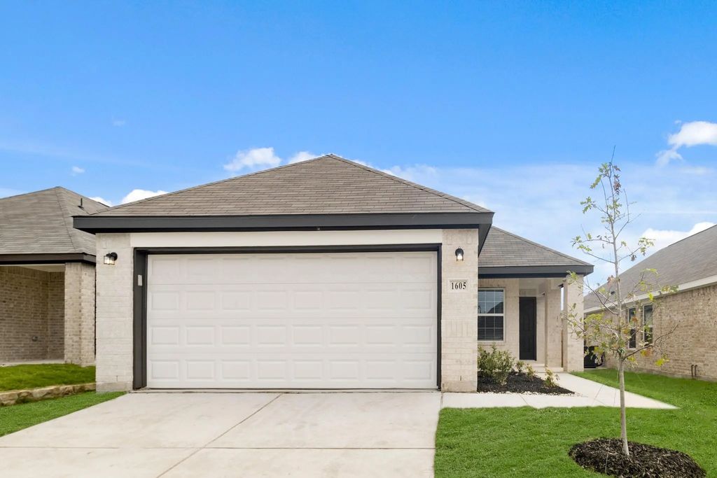 1605 Romans Road, Ennis