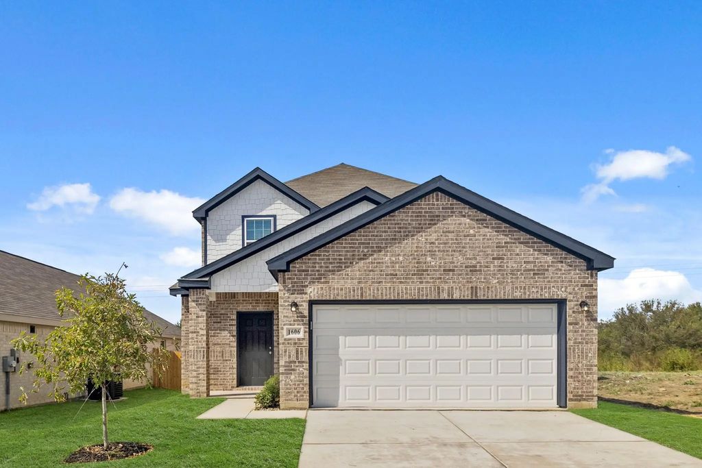 1606 Romans Road, Ennis
