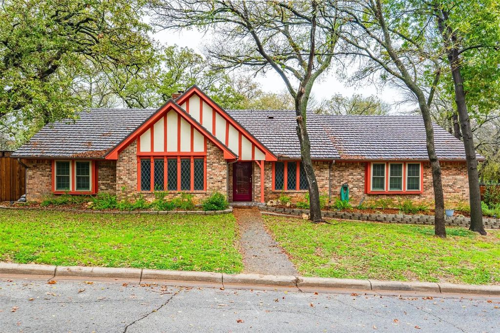 108 Silverleaf Drive, Fort Worth
