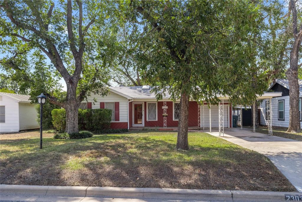 2303 Southside Drive, Brownwood