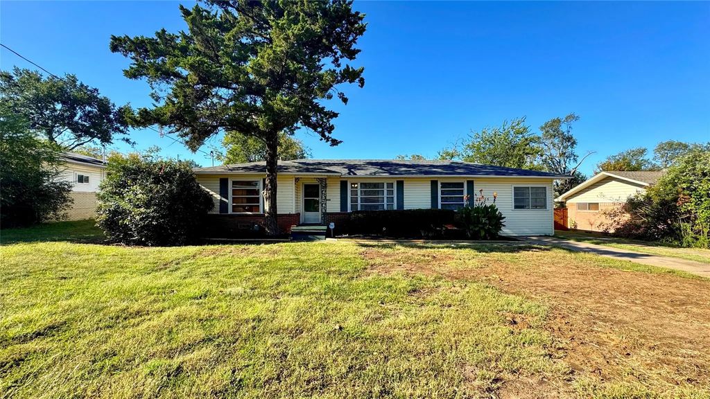 105 Davidson Drive, Terrell