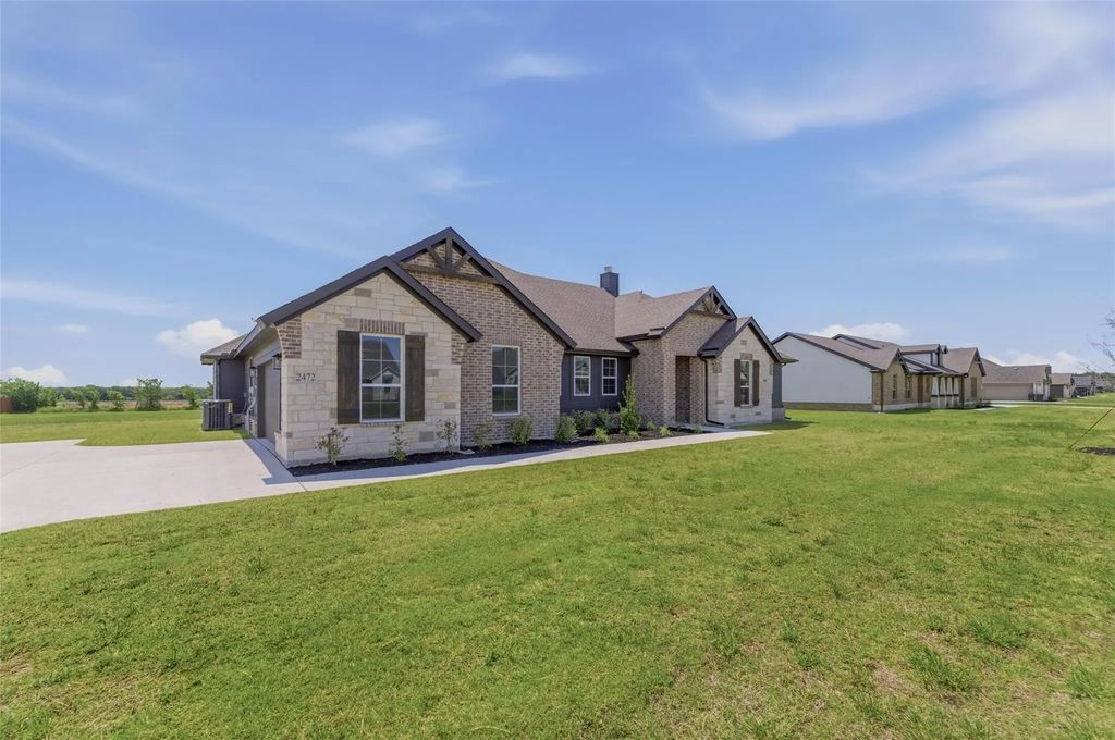 2472 Blackjack Oak Road, Oak Ridge