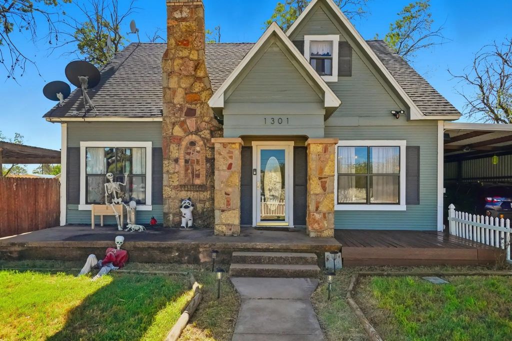 1301 S 3rd, Merkel