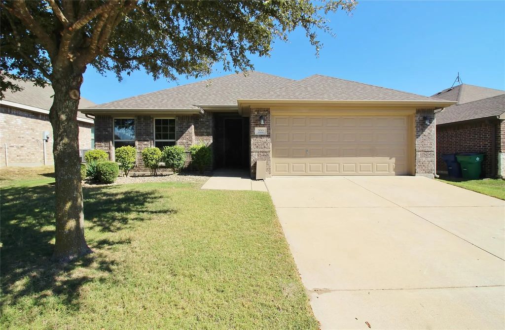 222 Chimney Rock Drive, Waxahachie