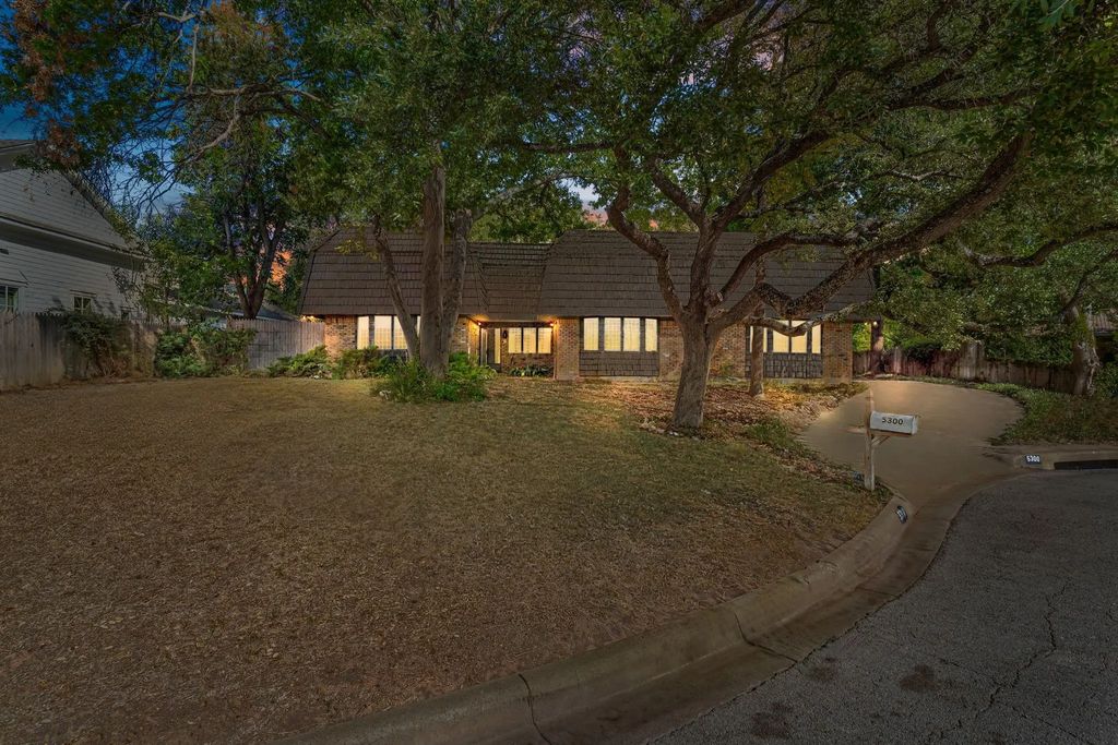 5300 Northcrest Road, Fort Worth