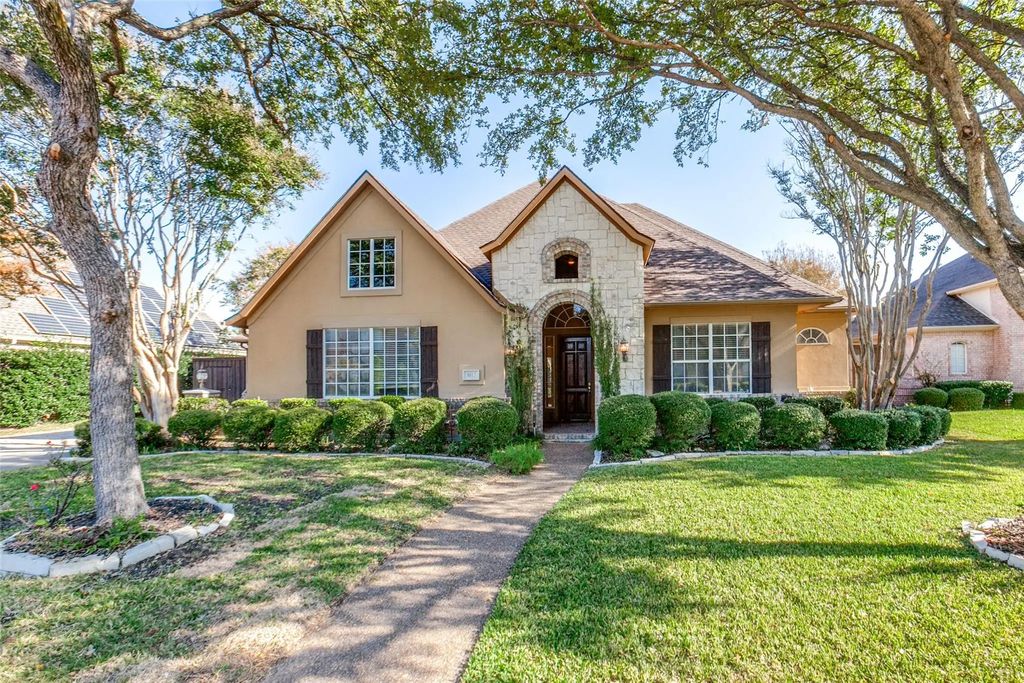 3813 Lost Creek Drive, Plano