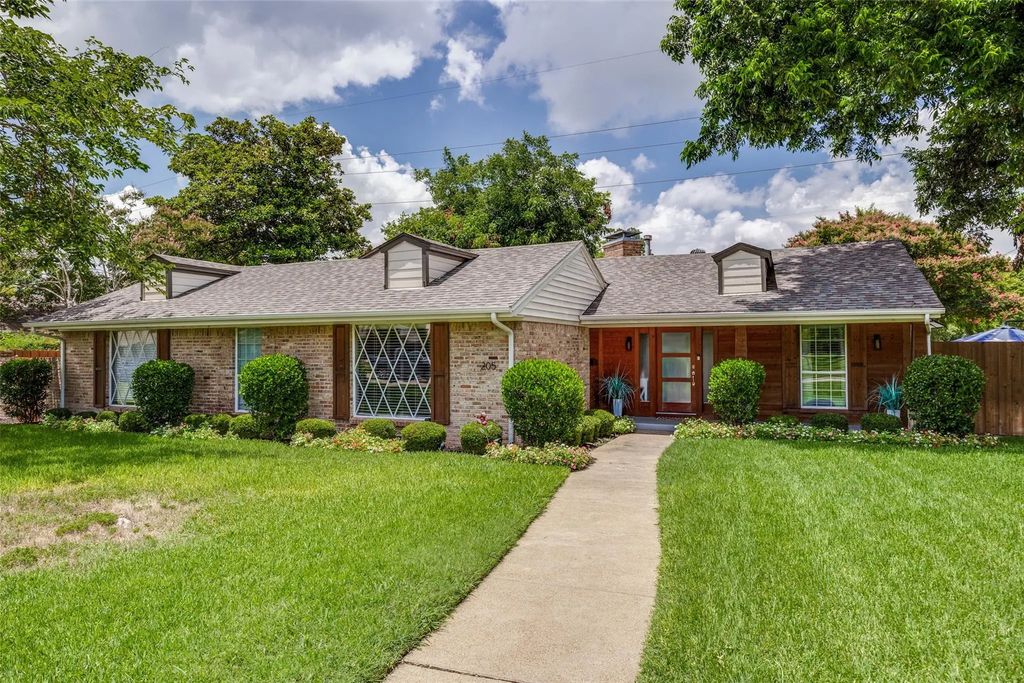 205 N Weatherred Drive, Richardson