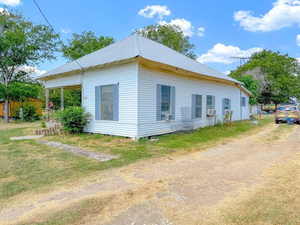 15101 Fm 635, Kerens
