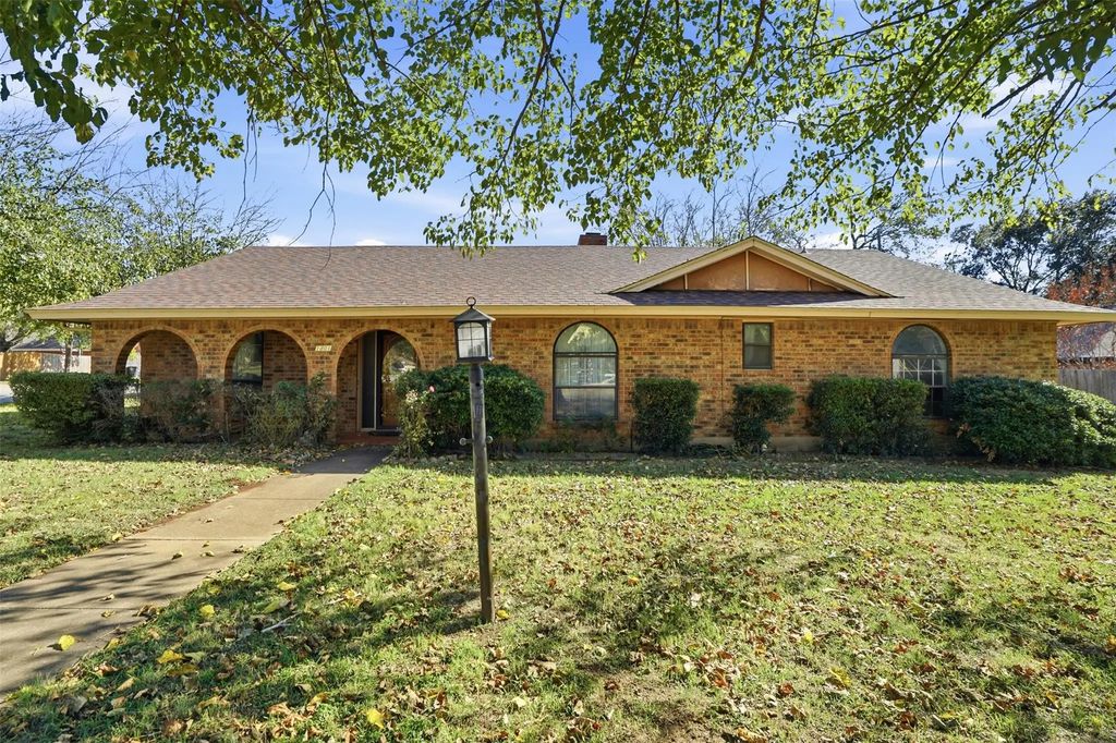 1801 Danny Ray Drive, Cleburne