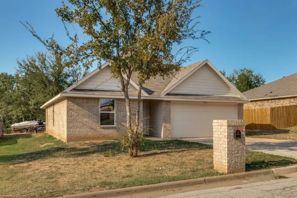 1517 Jacqueline Lane, Graham
