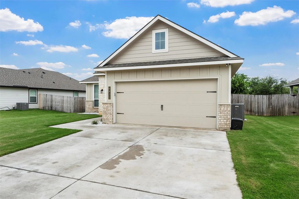 6932 Sulphur Court, China Spring