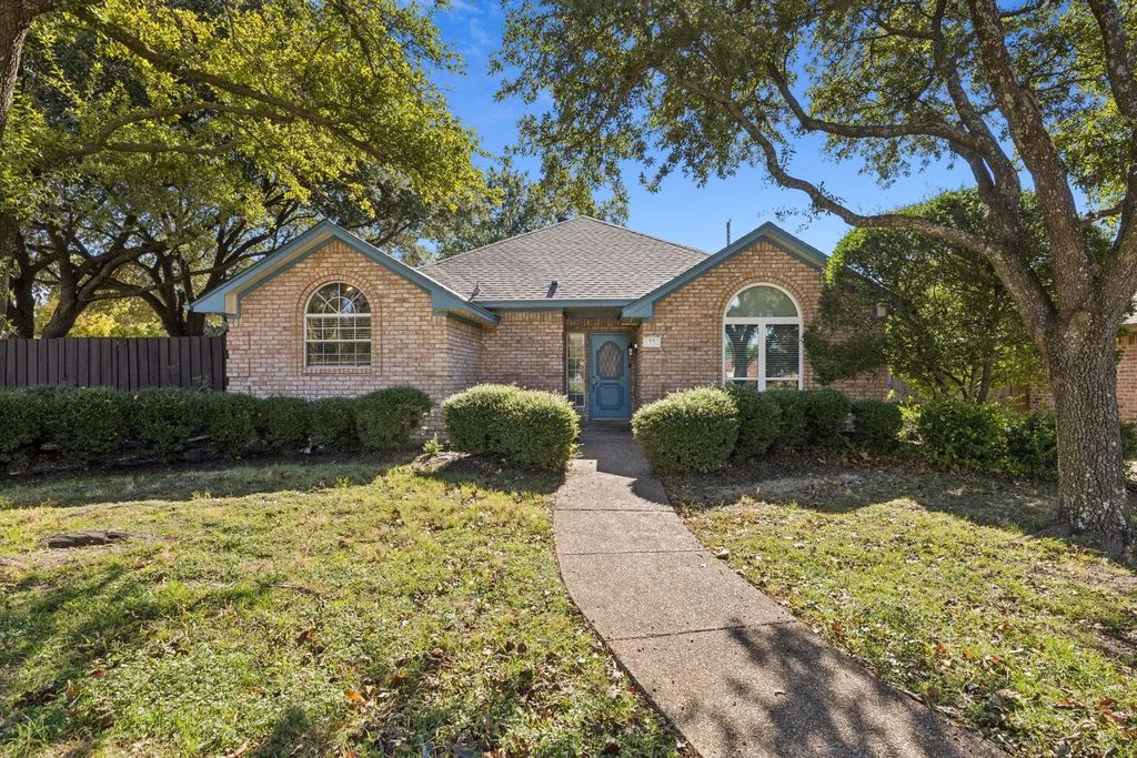 1332 E Exchange Parkway, Allen