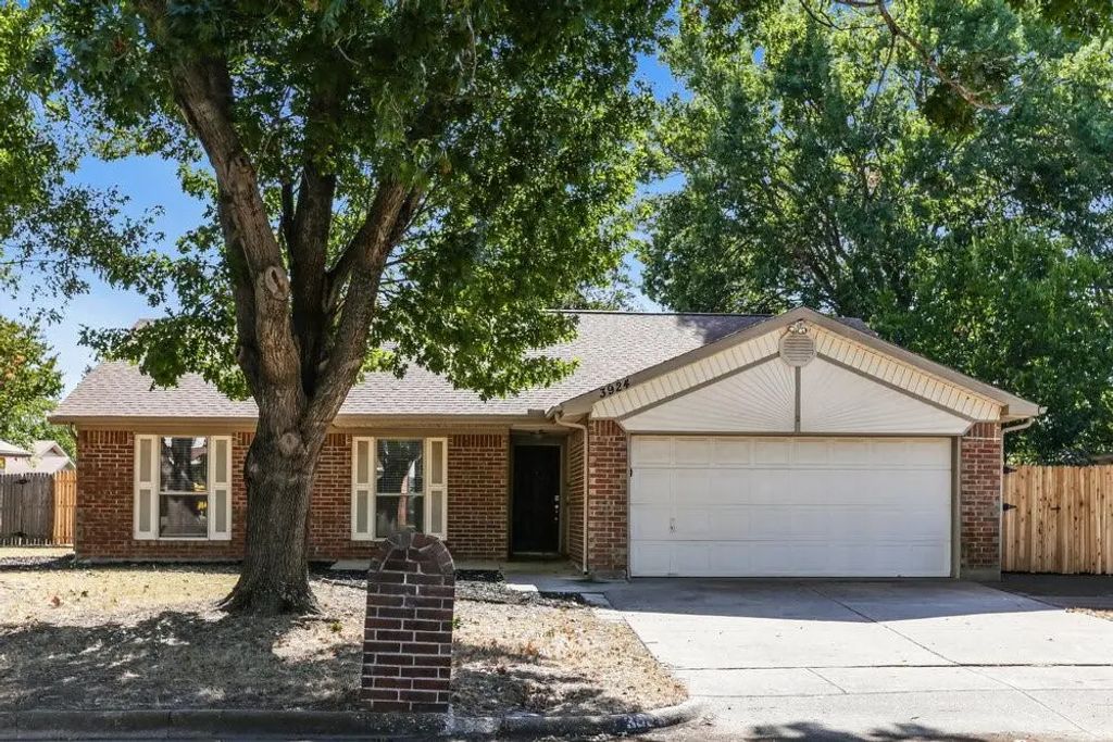3924 Windflower Lane, Fort Worth