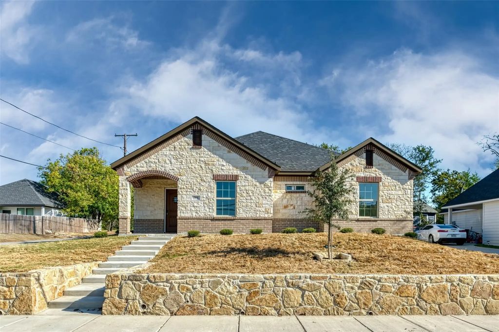 701 Dr Martin Luther King Jr. Boulevard, Waxahachie